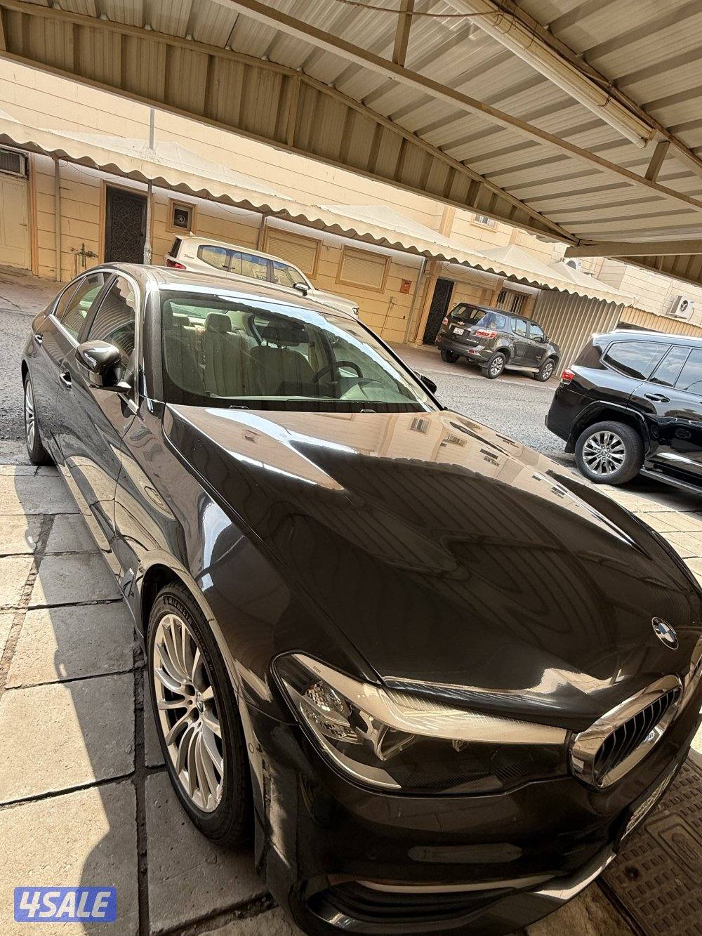 للبيع bmw i5201