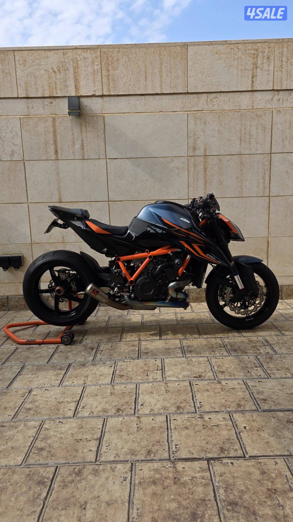 KTM EVO SUPER DUKE 2022 first ouner since 2023 only 9k2