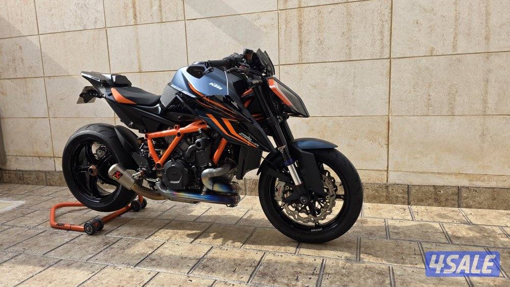 KTM EVO SUPER DUKE 2022 first ouner since 2023 only 9k3