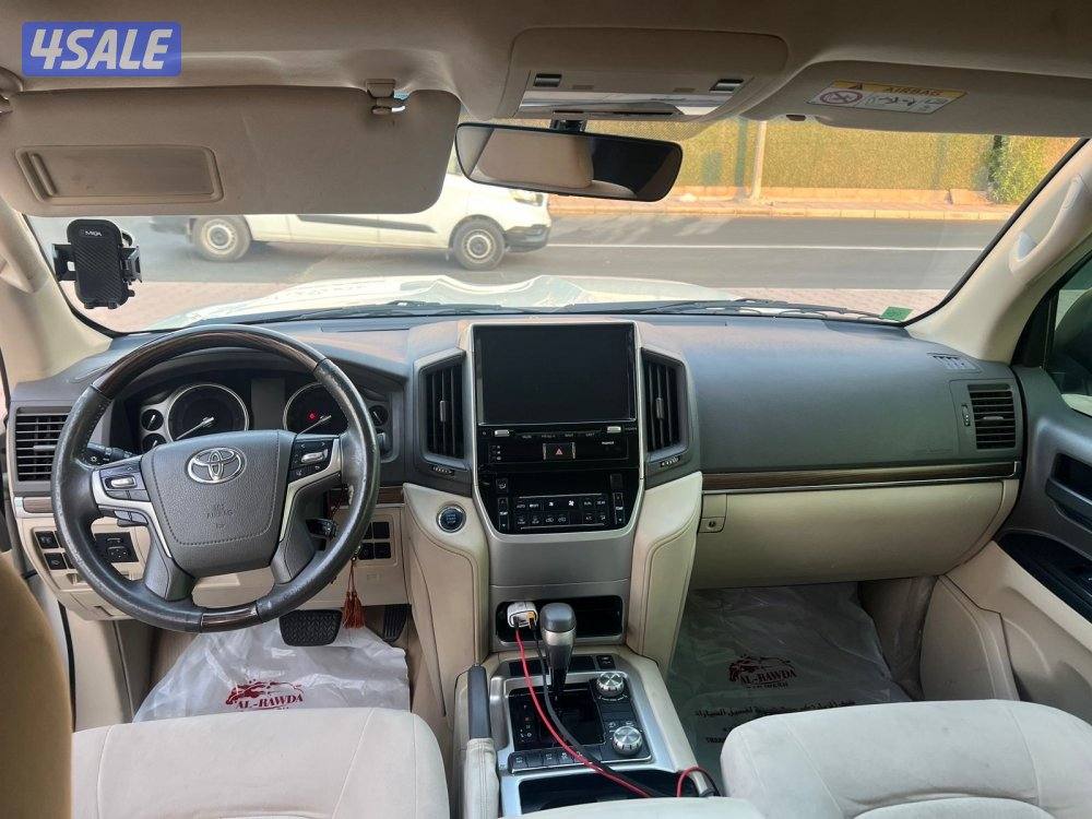 لاند قراند ترونق موديل20195