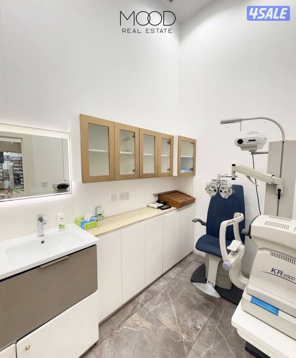 للبيع خلو بالسالميه شارع سالم المبارك محلين مدموجين مع بعض بسعر مناسب4