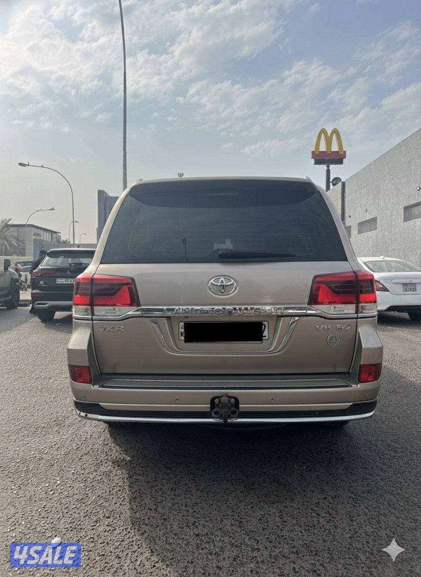 للبيع لاند كروزر VXR9