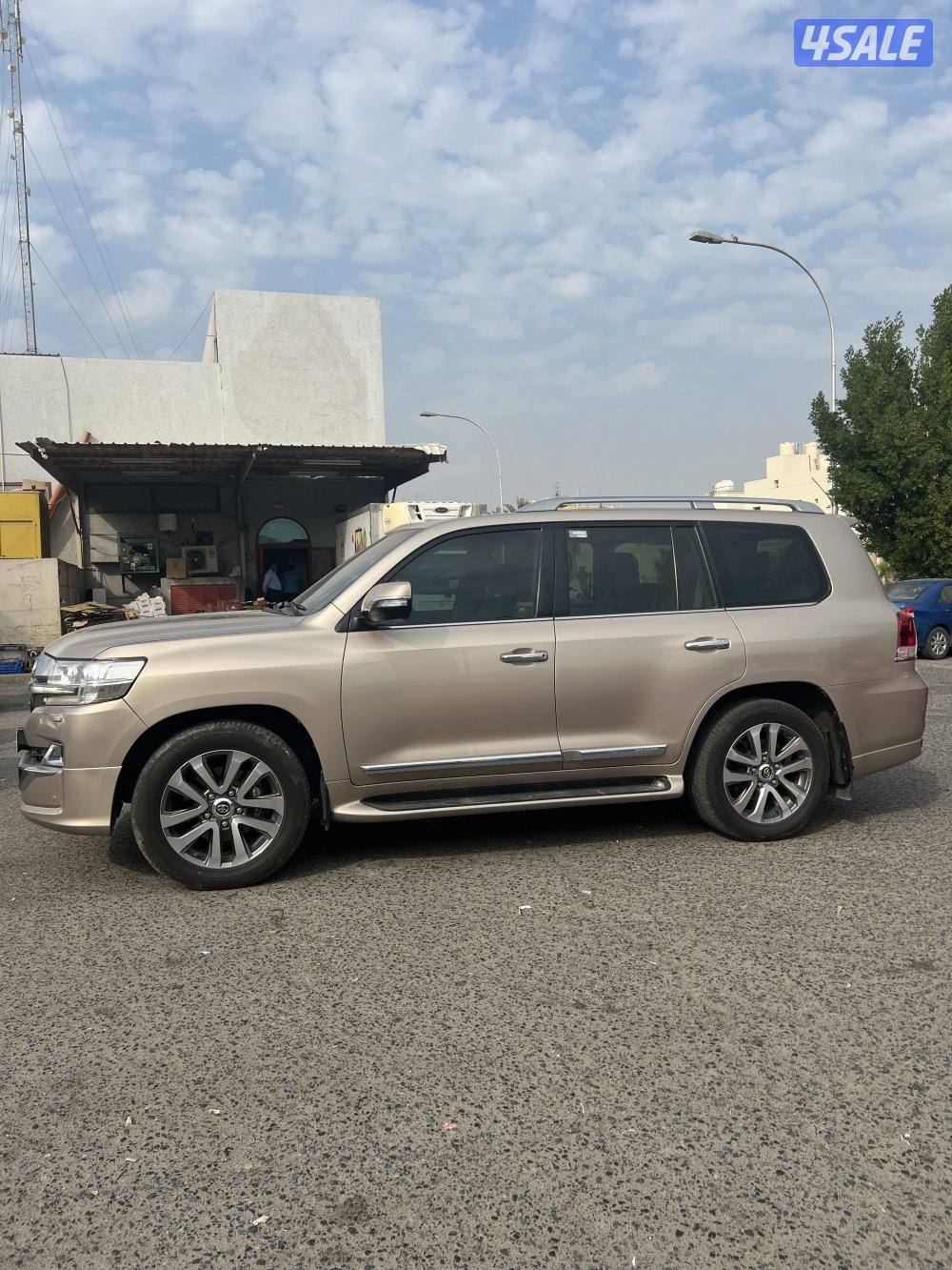 للبيع لاند كروزر VXR11