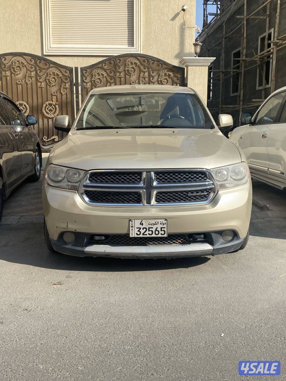 للبيع دوج دورانجو ٢٠١١ ذهبي ماشي ١٣٢ ميل3