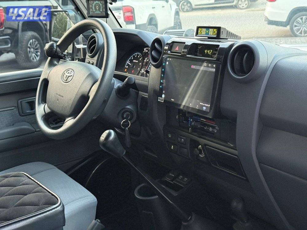 LAND CRUISER LX 4WD V6 _ 20217