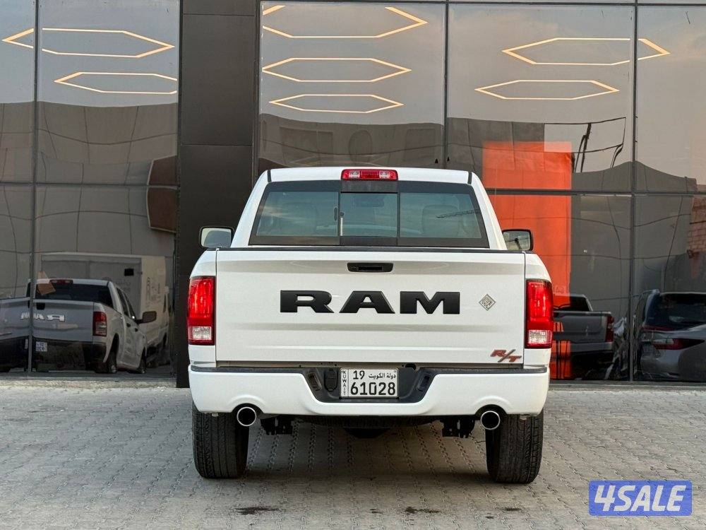 RAM 1500 HEMI _ 20205