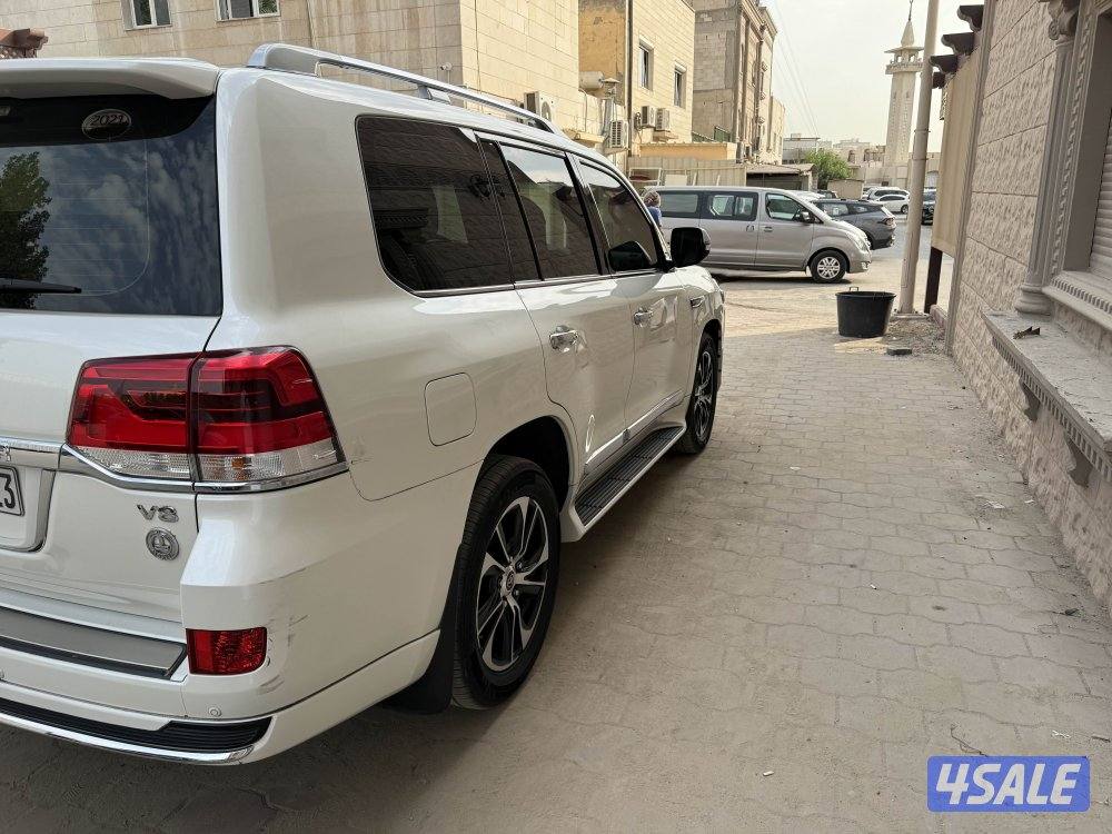 للبيع لاند كروزر قراند تورنق موديل ٢٠٢١2