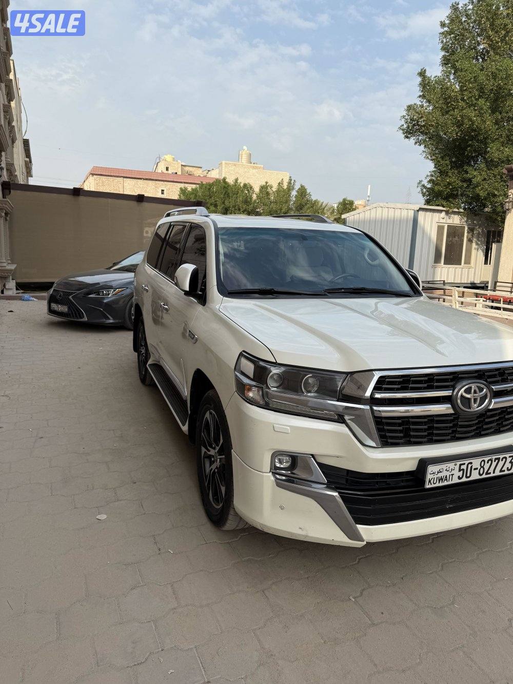 للبيع لاند كروزر قراند تورنق موديل ٢٠٢١4