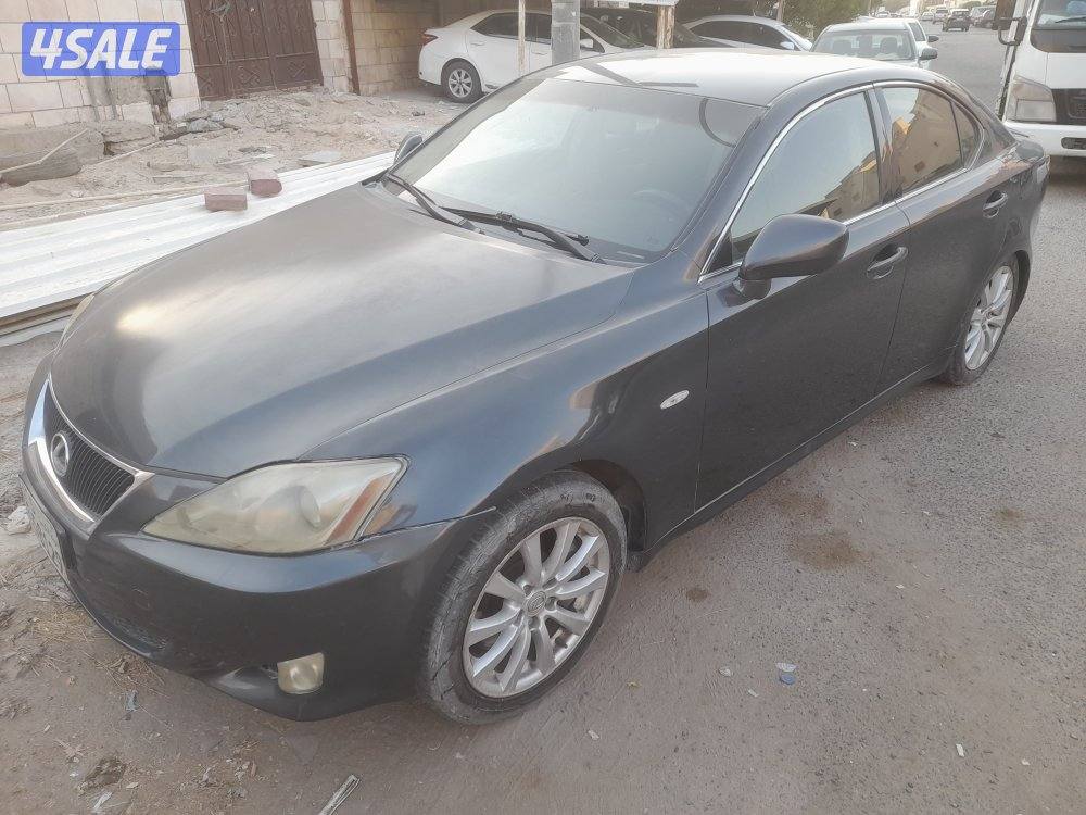 لكزس IS موديل 2008 بحالة نظيفة جدا أحلي استعمال وبسعر مناسب0