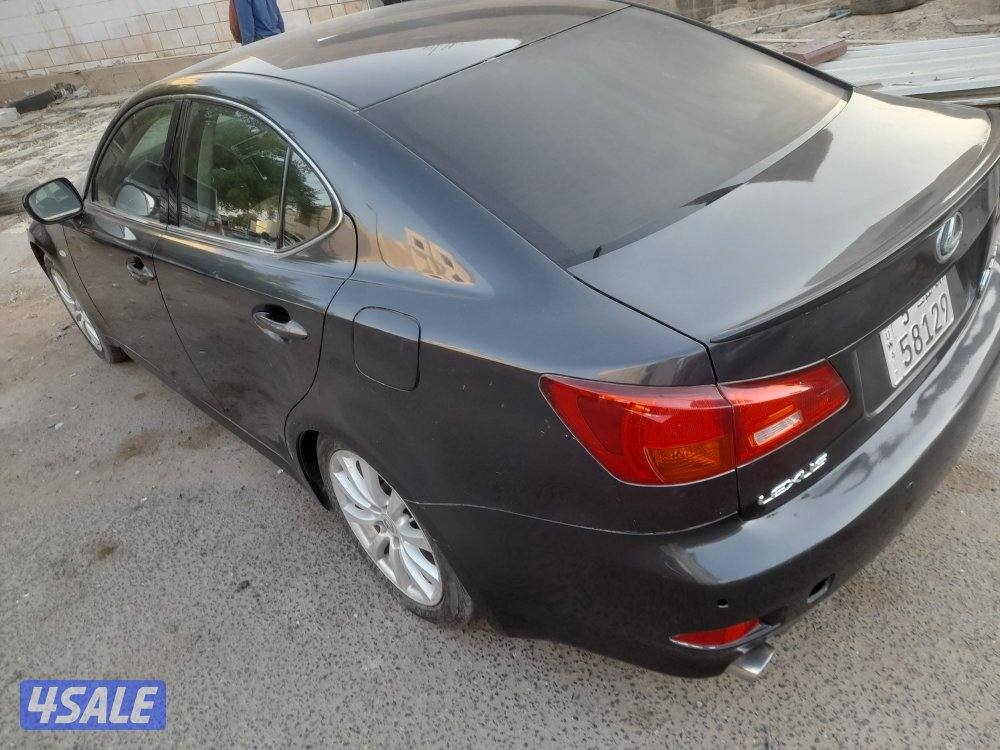 لكزس IS موديل 2008 بحالة نظيفة جدا أحلي استعمال وبسعر مناسب1