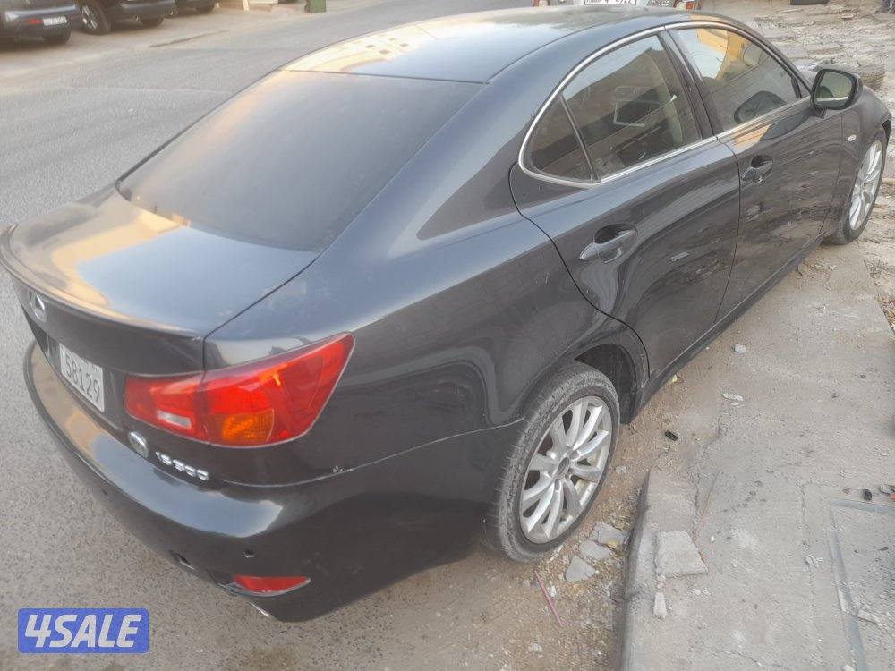 لكزس IS موديل 2008 بحالة نظيفة جدا أحلي استعمال وبسعر مناسب3