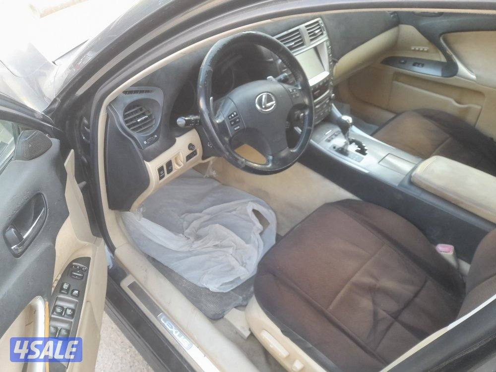 لكزس IS موديل 2008 بحالة نظيفة جدا أحلي استعمال وبسعر مناسب5