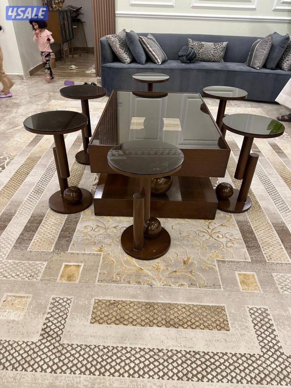 طاولات معرض الملكي الضجيج3