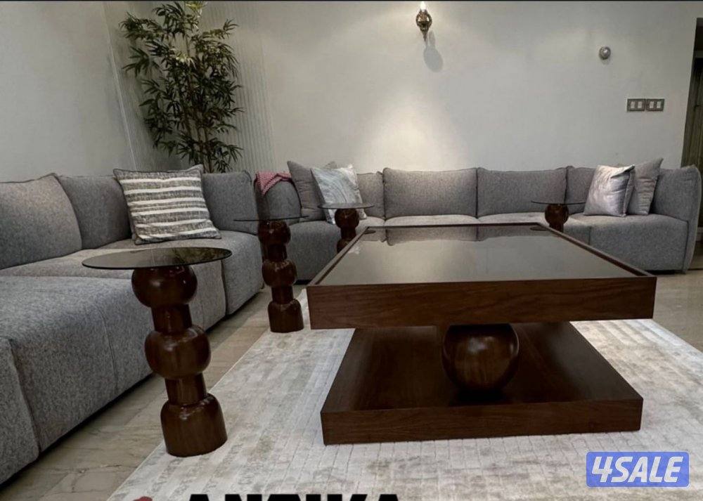 طاولات معرض الملكي الضجيج7