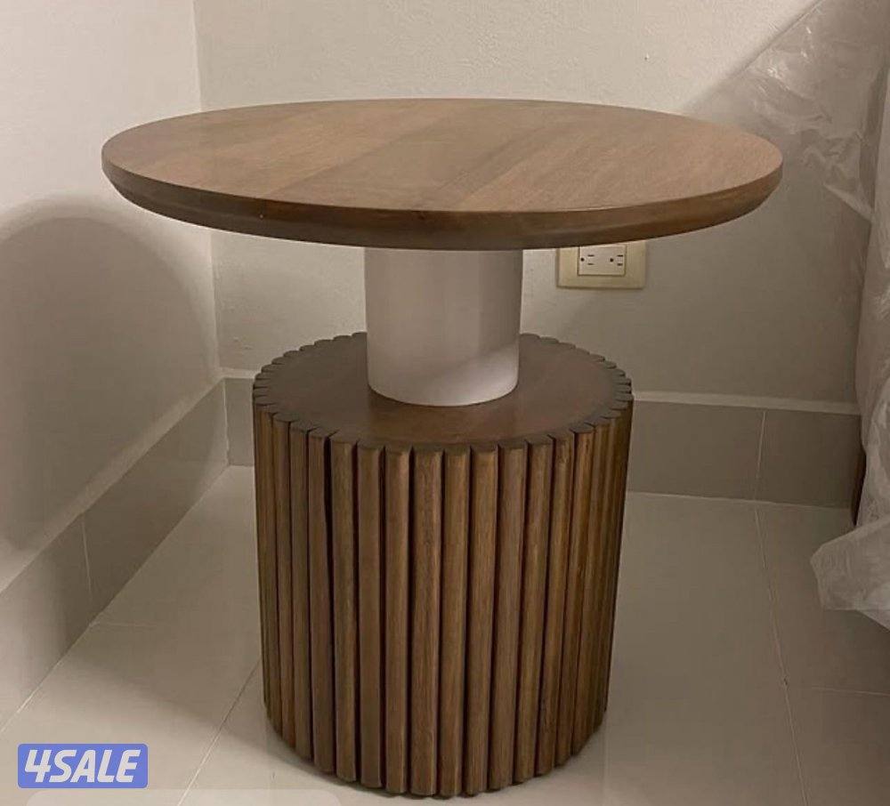 طاولات معرض الملكي الضجيج8