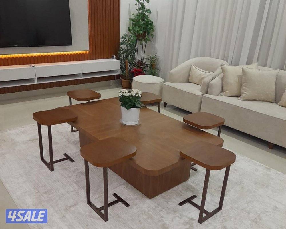 طاولات معرض الملكي الضجيج11