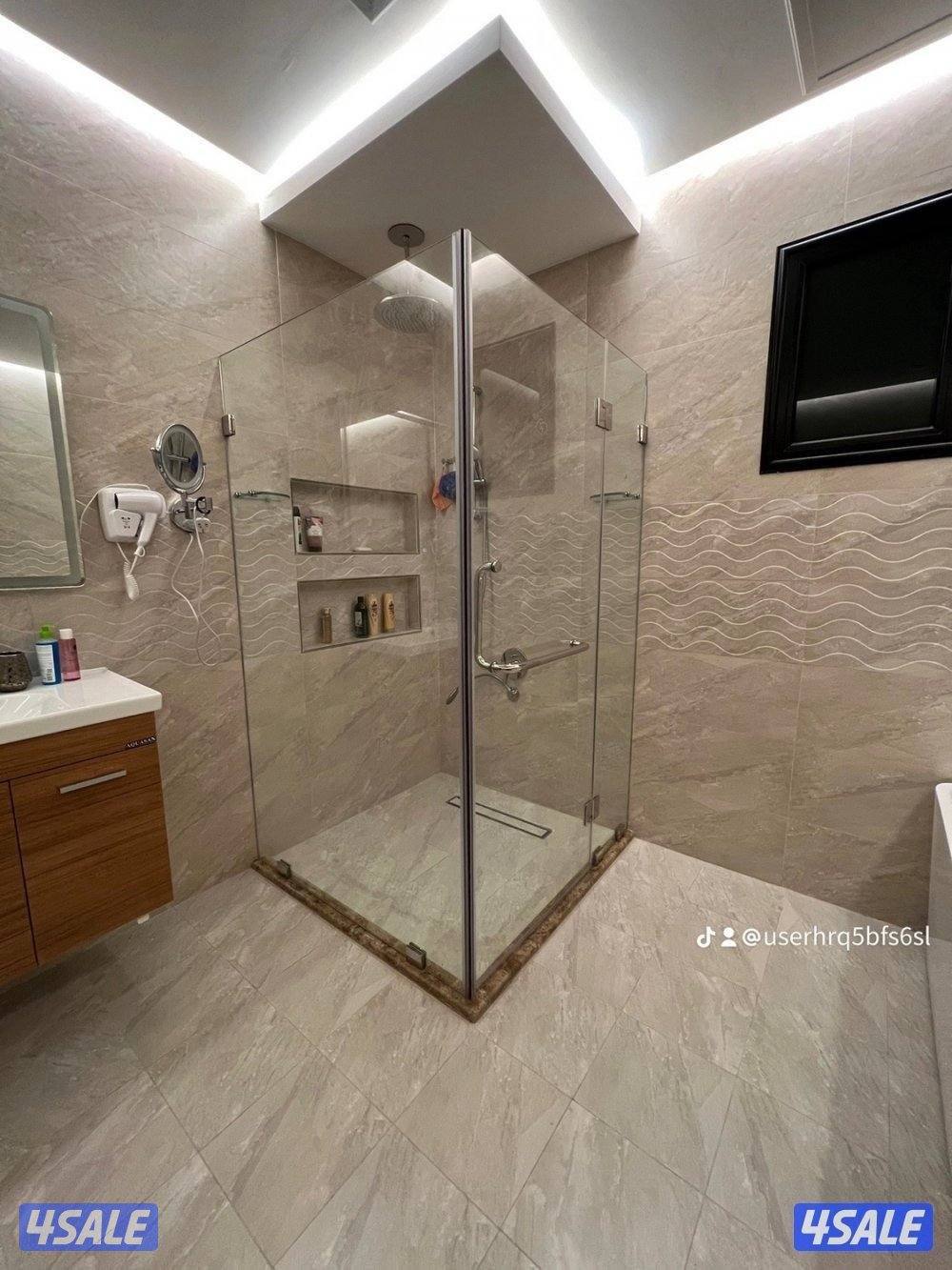 ابويوسف لأعمال الزجاج والسكوريت والمرايا والشاور ودرج السلم والمعاين7