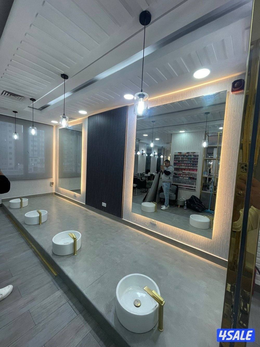 ابويوسف لأعمال الزجاج والسكوريت والمرايا والشاور ودرج السلم والمعاين10