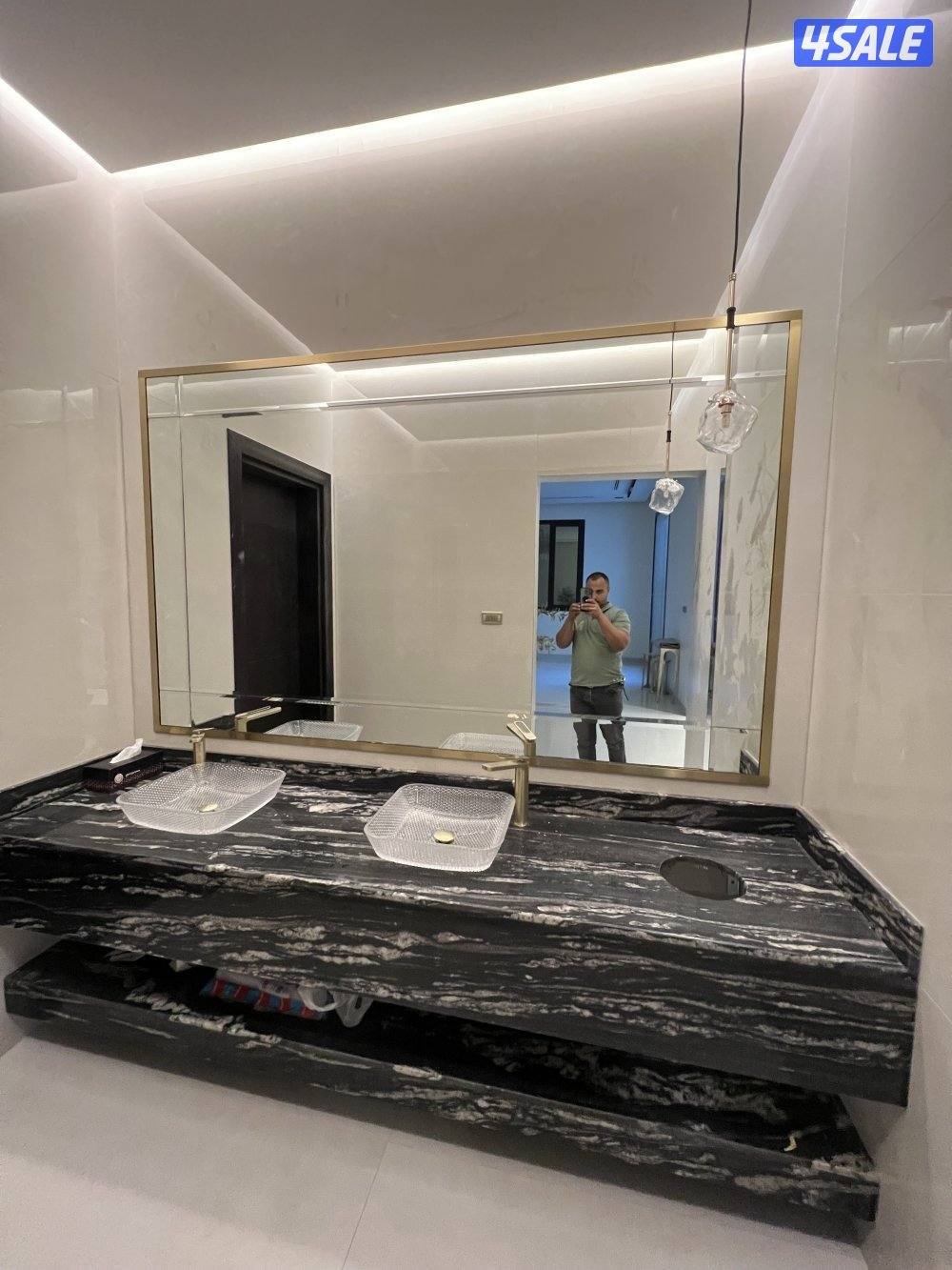 ابويوسف لأعمال الزجاج والسكوريت والمرايا والشاور ودرج السلم والمعاين11