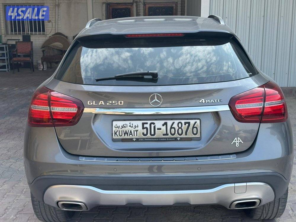 مرسيدس GLA 250 لون رمادي داخليه جلد تان كامل المواصفات0