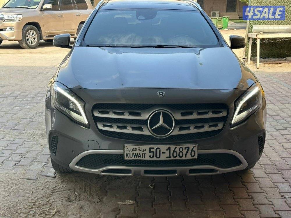 مرسيدس GLA 250 لون رمادي داخليه جلد تان كامل المواصفات4