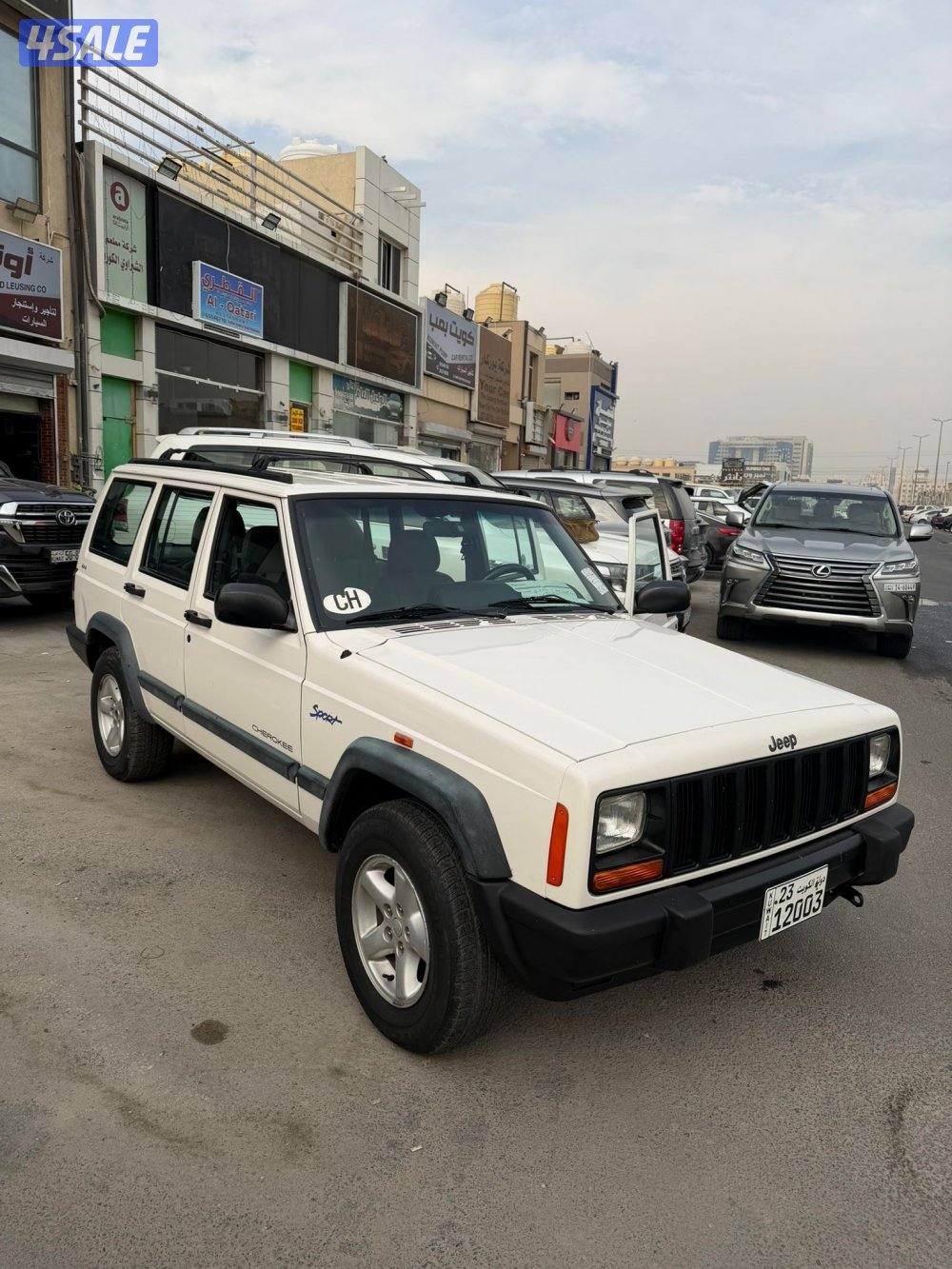 جيب شروكي 1998 الماني بحاله الوكاله عداد 116 الف جير عادي0