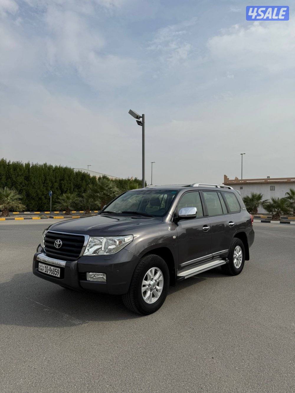 لاند كروز الساير 2011 بحاله نادره عداد 96 الف4