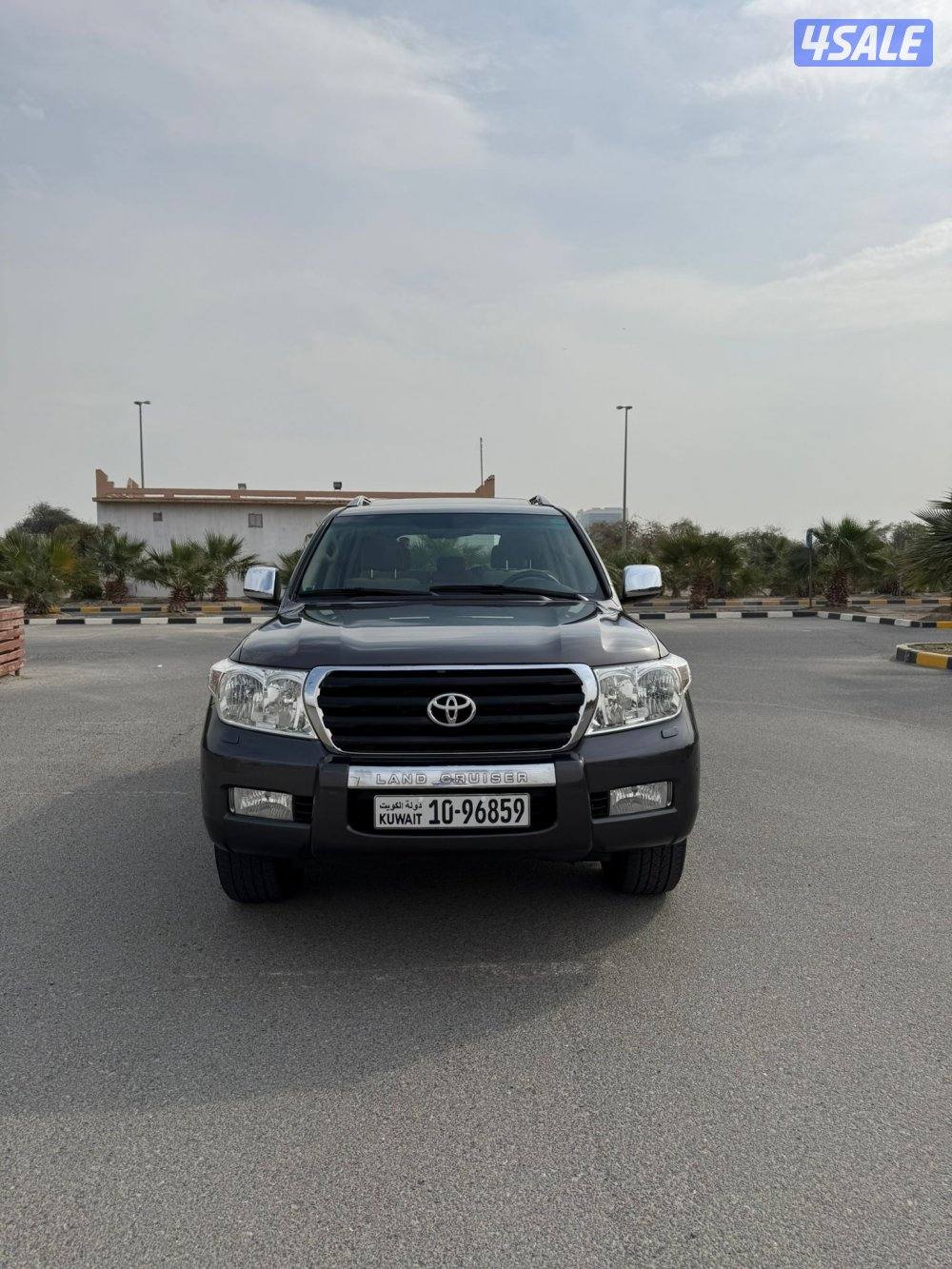 لاند كروز الساير 2011 بحاله نادره عداد 96 الف6