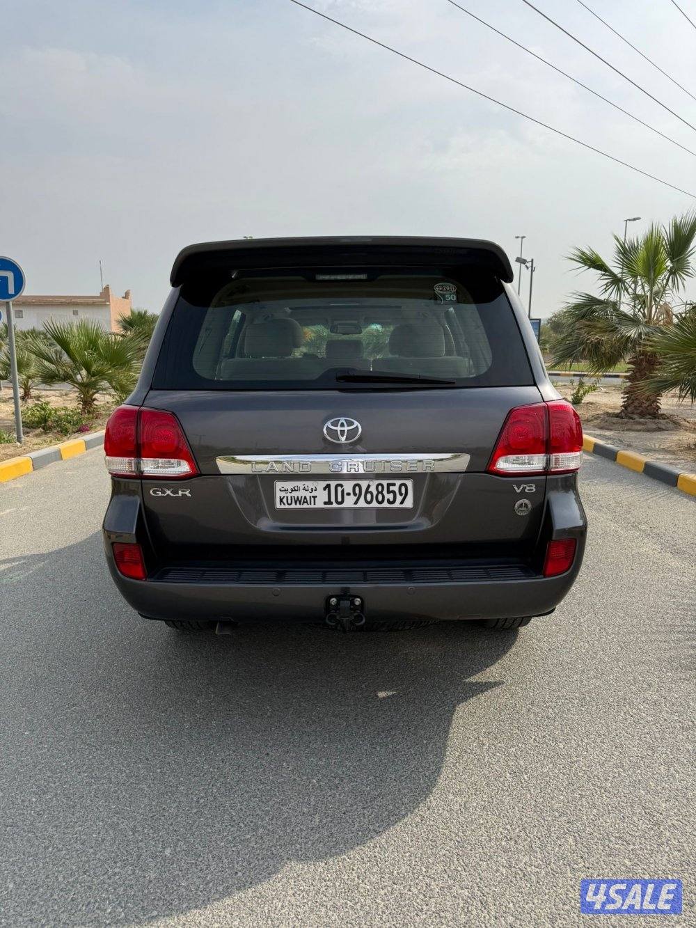 لاند كروز الساير 2011 بحاله نادره عداد 96 الف8