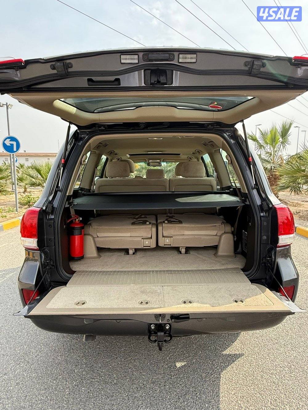 لاند كروز الساير 2011 بحاله نادره عداد 96 الف11