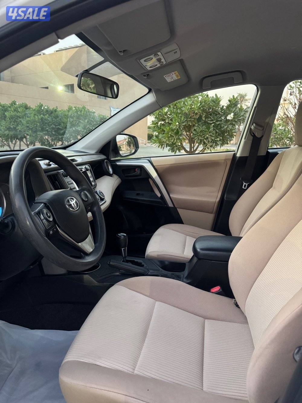 للبيع راف 4 / 2013 بحالة ممتازة بيعة سريعة6