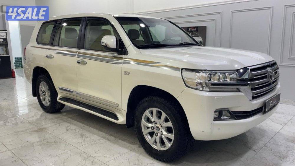 للبيع لاند كروزر VXR 2018 مكينه 5.70