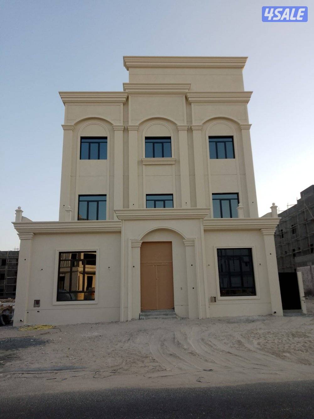 للبيع بالمطلاع سد نافذ أمام شارع رئيسى0