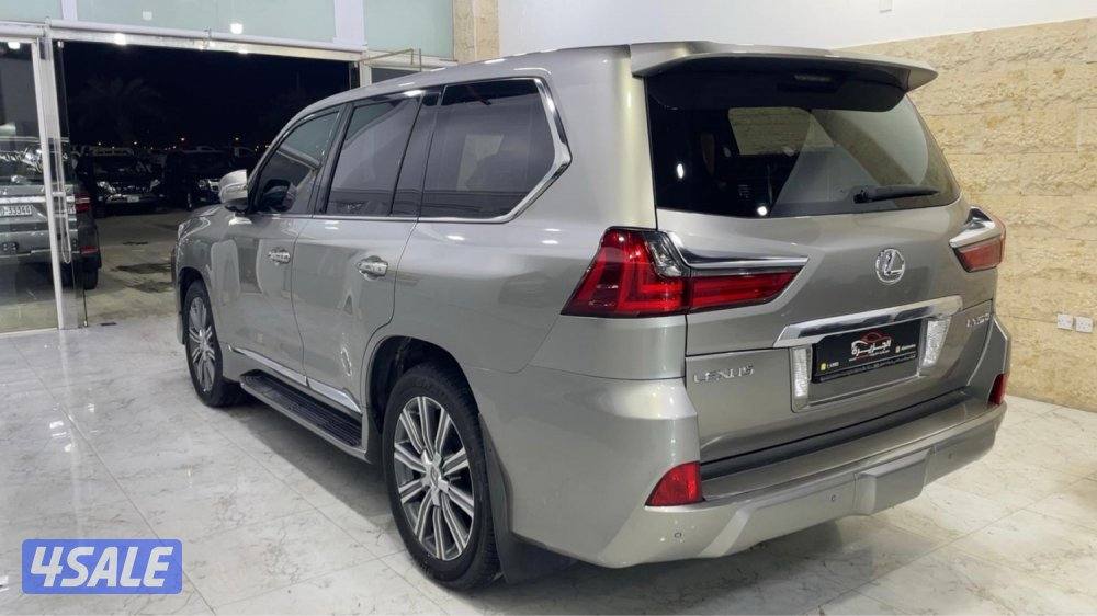 للبيع لكزس 2017 صبغ الوكاله3