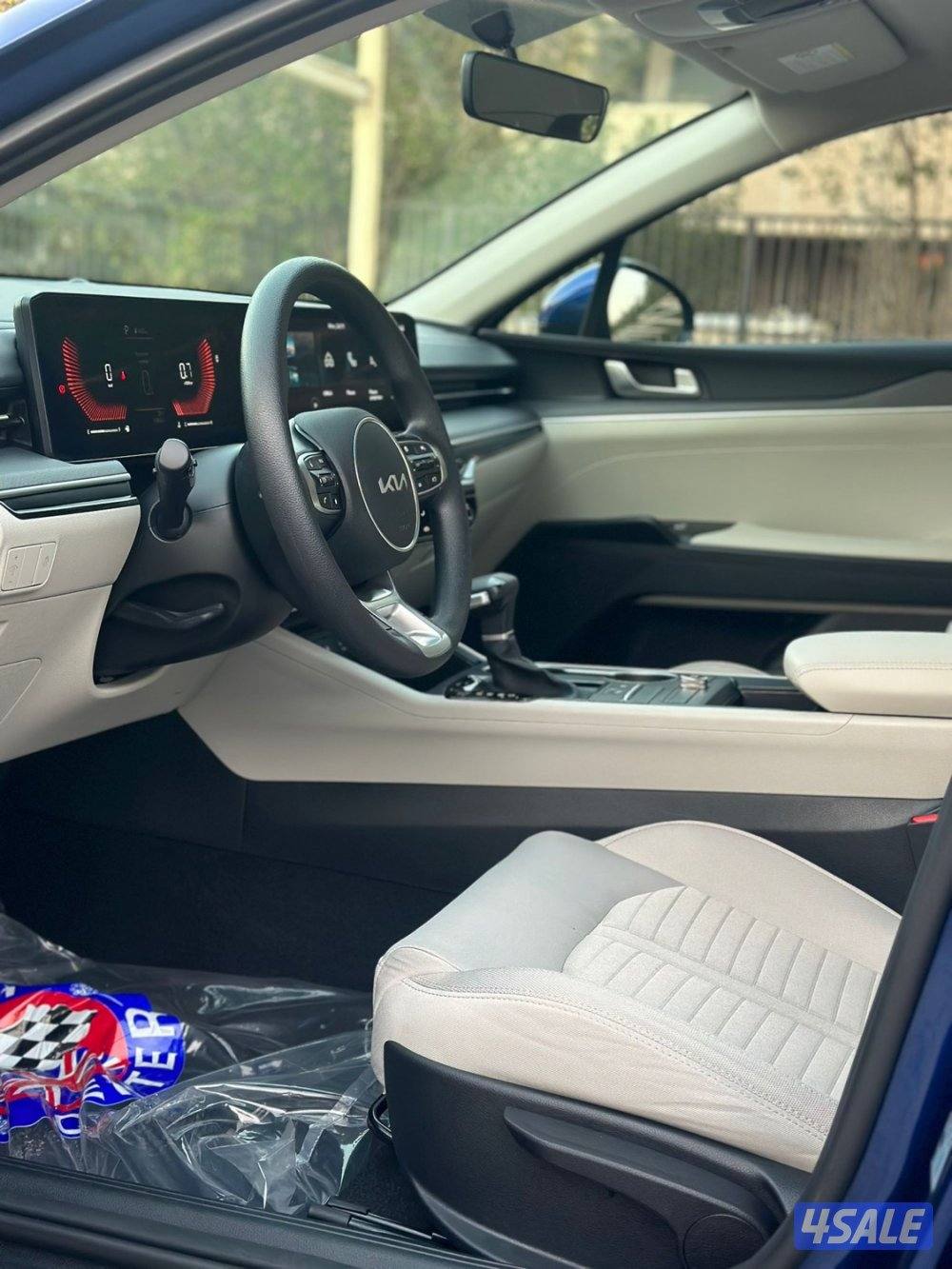 للبيع K5 موديل 2024 حالة الوكاله ماشي19 الف فقط صبغ الوكاله7