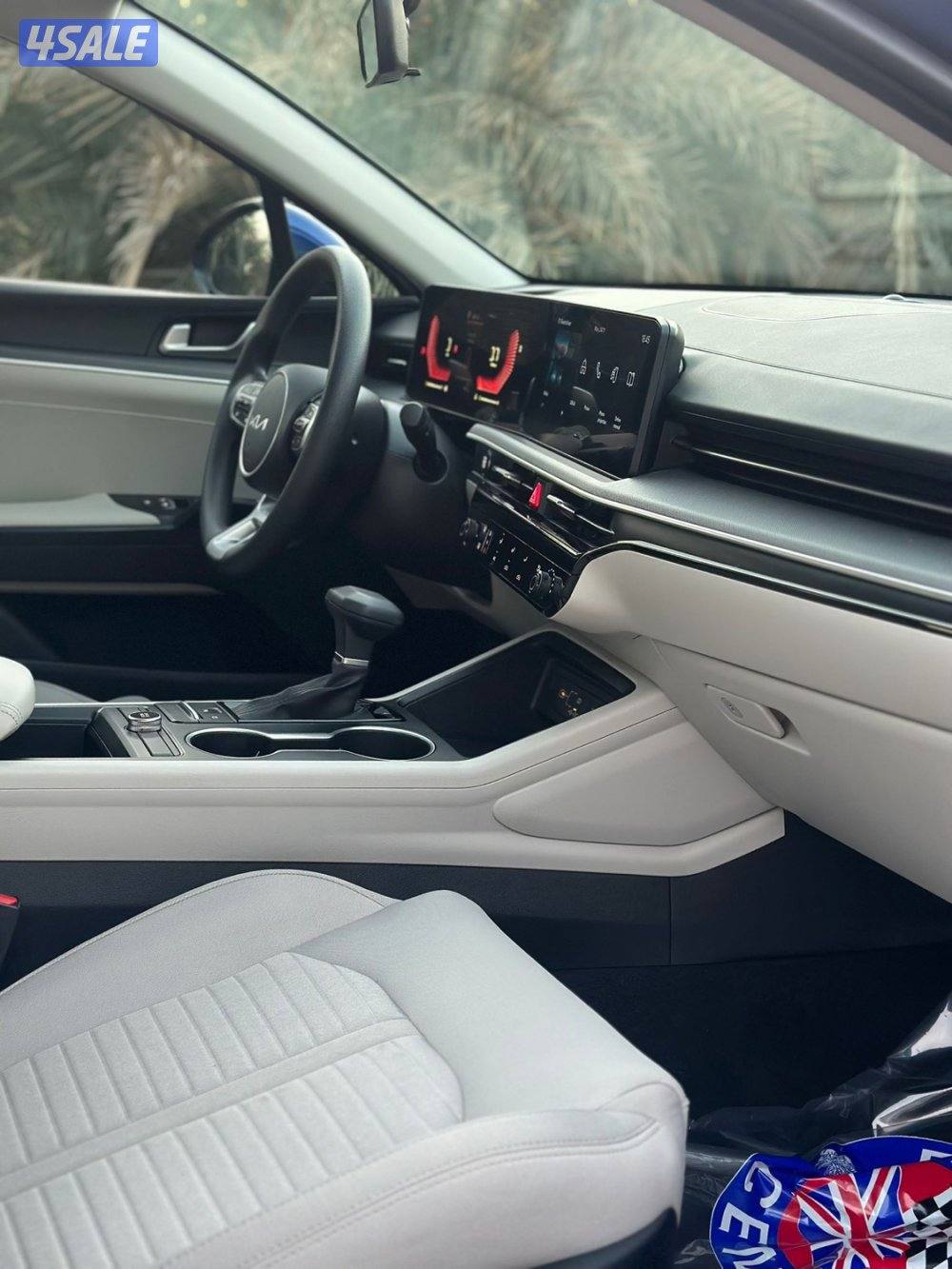 للبيع K5 موديل 2024 حالة الوكاله ماشي19 الف فقط صبغ الوكاله9