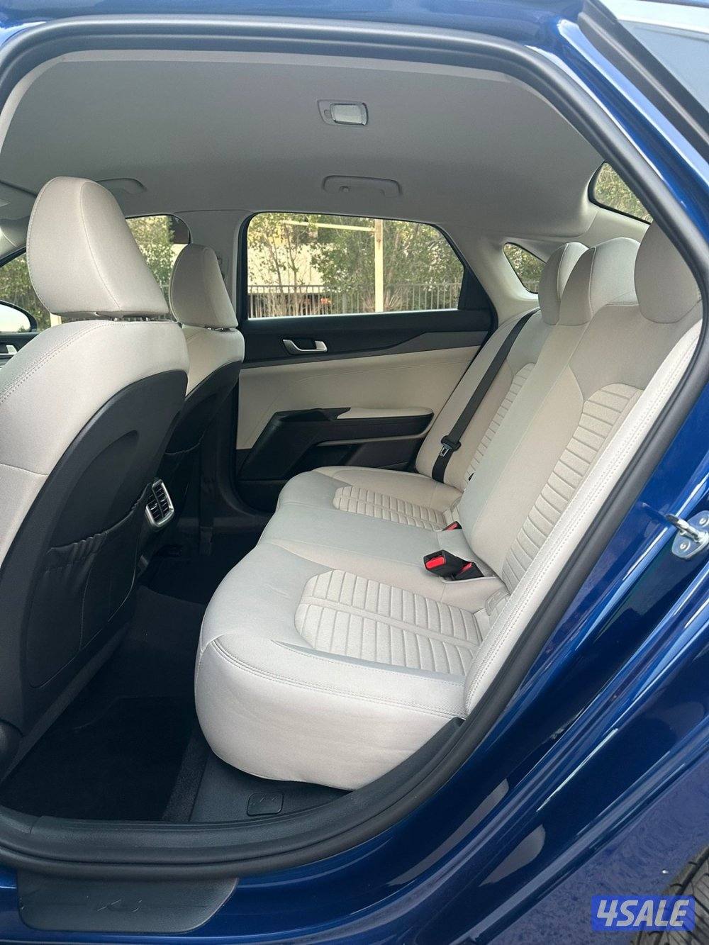 للبيع K5 موديل 2024 حالة الوكاله ماشي19 الف فقط صبغ الوكاله10