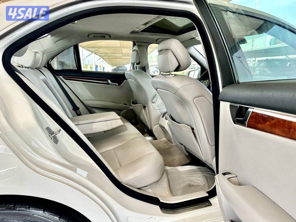 مرسيدس C200 - الموديل:2010 - العداد:1809