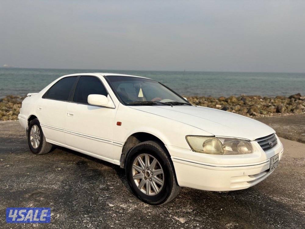 البيع سيارة كامري 20021