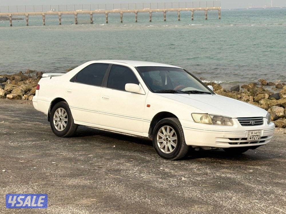 البيع سيارة كامري 20024