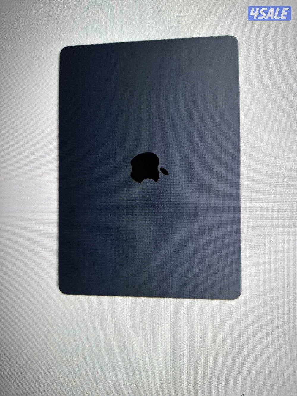 MacBook Air 13 inch M3 Chip With 8 core CPU 10 core GPU 16 gb 1 TP SSD1