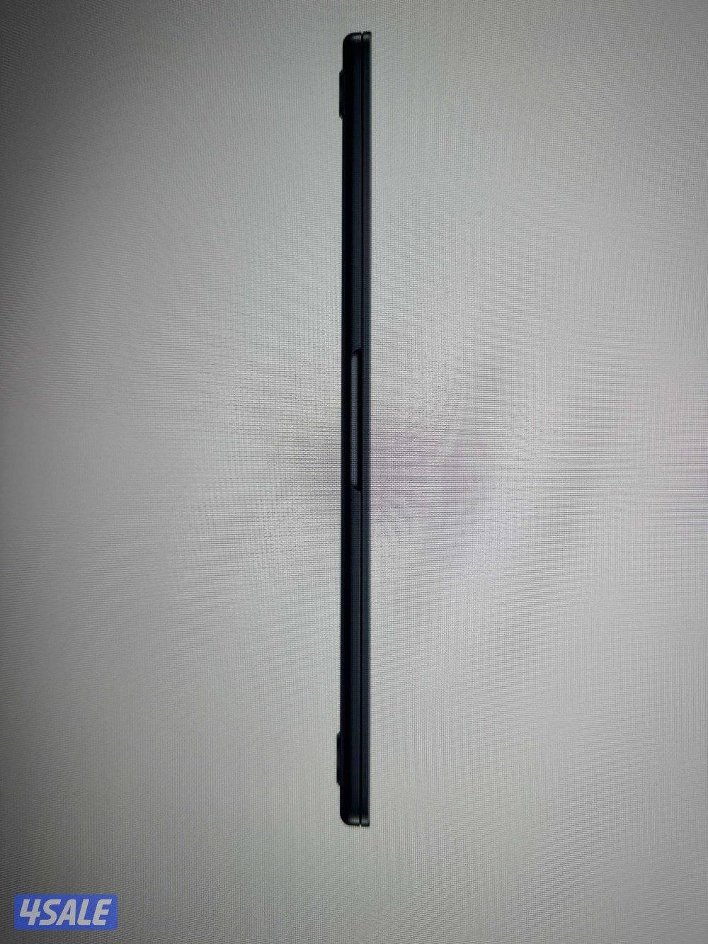 MacBook Air 13 inch M3 Chip With 8 core CPU 10 core GPU 16 gb 1 TP SSD3