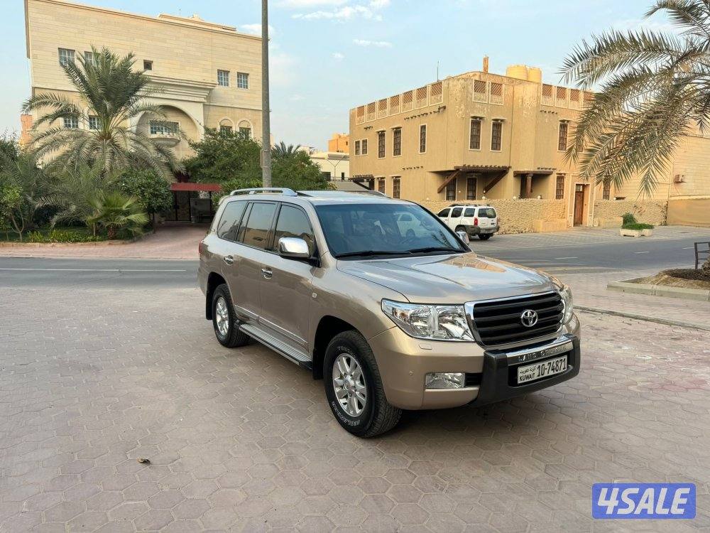 للبيع لاند كروزر GXR موديل 2011  شرط الفحص0