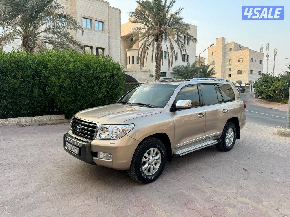 للبيع لاند كروزر GXR موديل 2011  شرط الفحص2