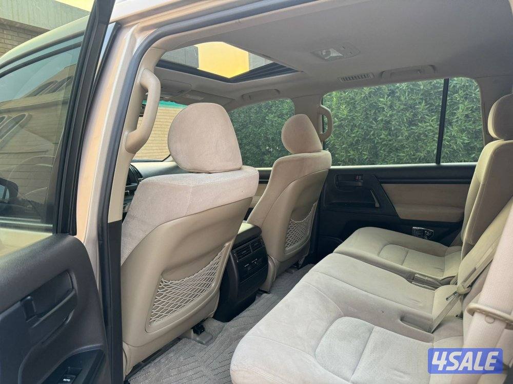 للبيع لاند كروزر GXR موديل 2011  شرط الفحص6