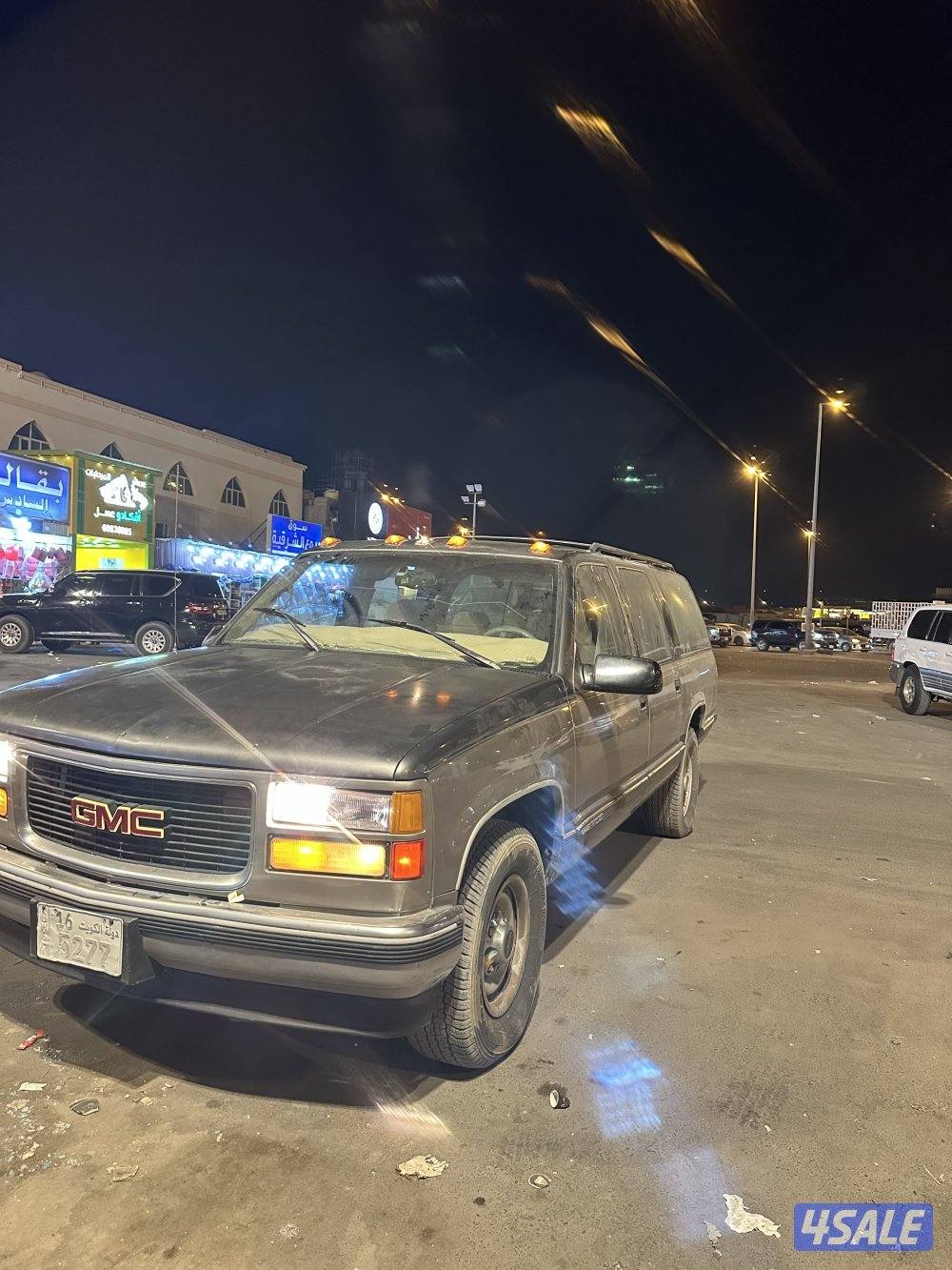 للبيع سوبربان موديل 1999 مكينة 454 البيع عع النظر4