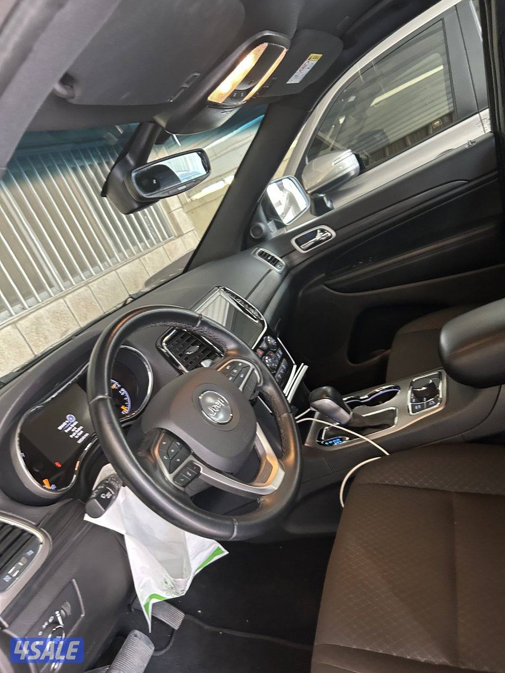 للبيع جراند شيروكي ٢٠٢١3