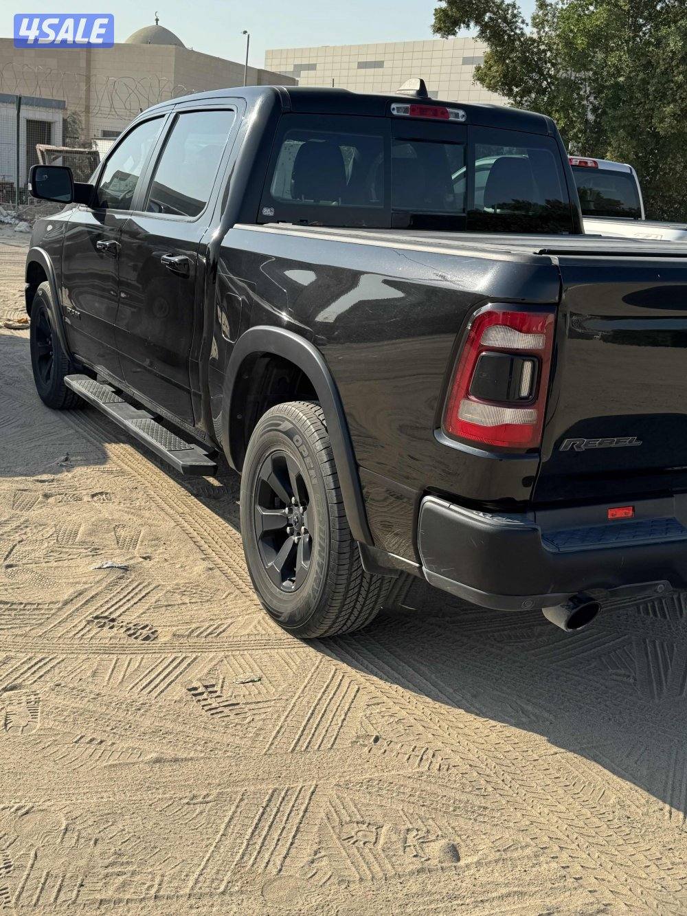 للبيع دودج رام ٢٠٢٠ black edition نزل منه فقط ٥ بالوكاله ماشي ١٢٨0