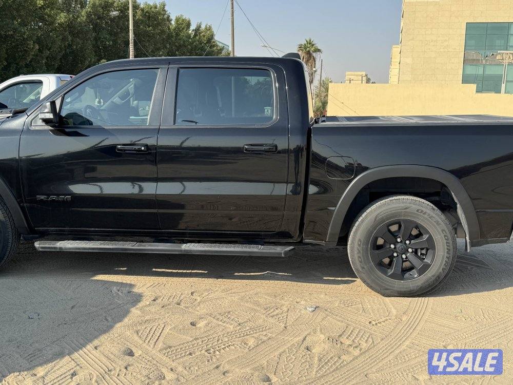للبيع دودج رام ٢٠٢٠ black edition نزل منه فقط ٥ بالوكاله ماشي ١٢٨4
