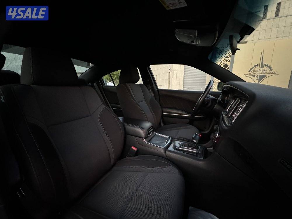 دوج شارجر V6 موديل 2020 بحاله الوكاله شرط الفحص9